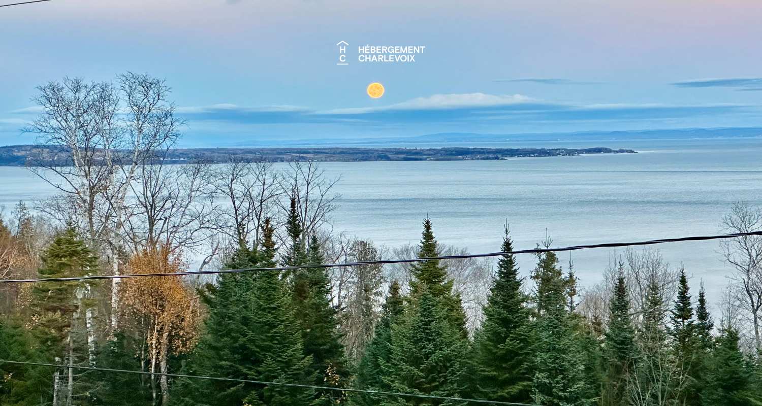 AUB-150 -  Majestic view of the river and the Charlevoix Massif